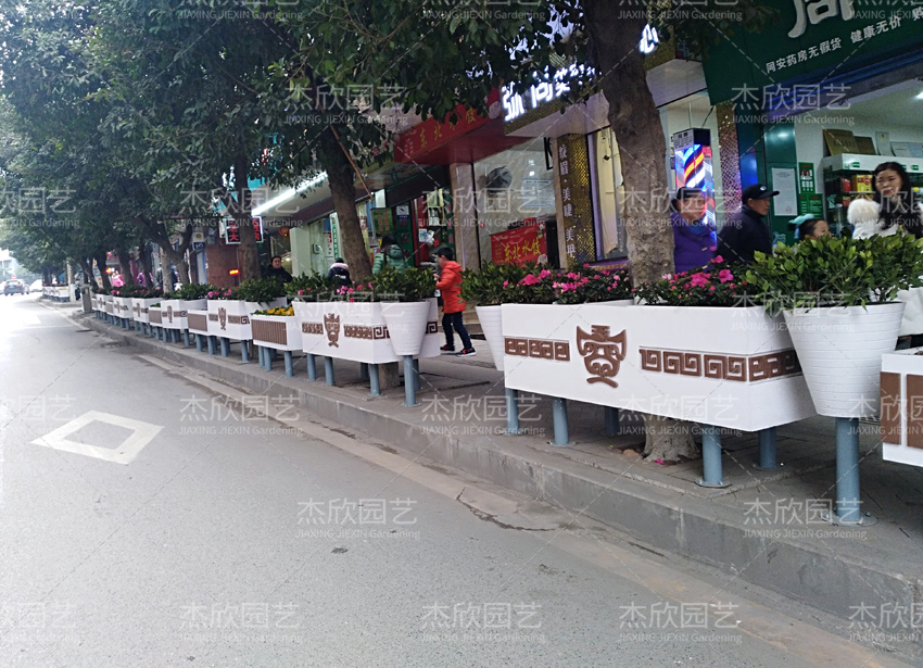 室外花箱道路護(hù)欄，大家一致的選擇！