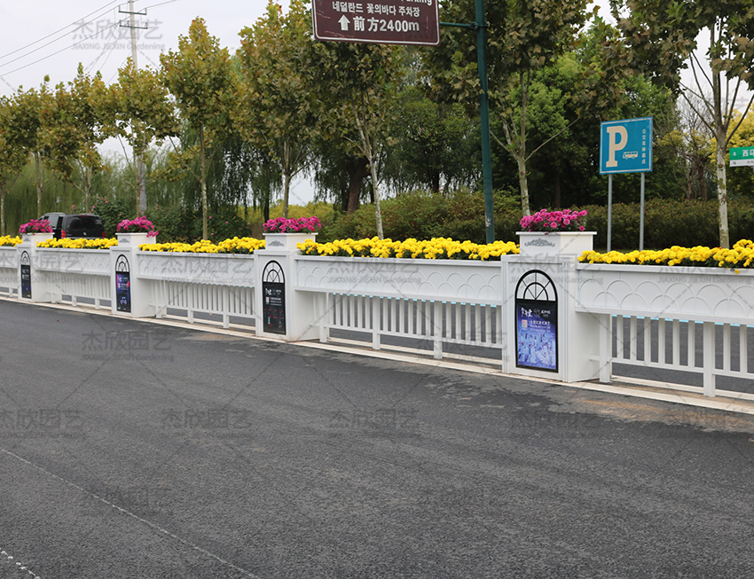 道路護(hù)欄花箱值得選擇嗎？